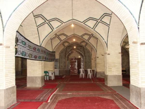 مسجد و شبستان مدرسه چهارباغ اصفهان